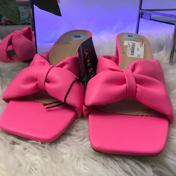 Square Toe Block Heels - Picture 4 of 7